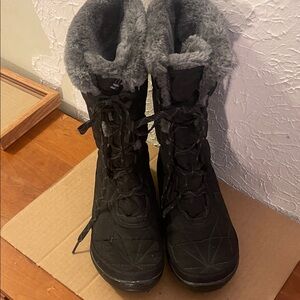 Columbia Women's Black Winter Boots Size 9 Retail $139